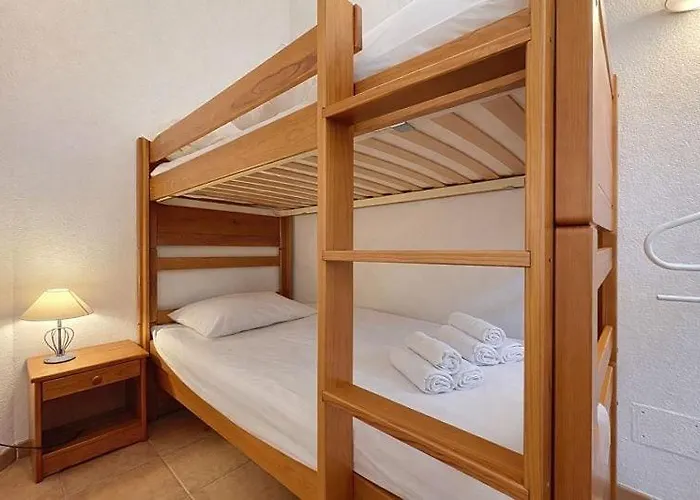 Closia - Maison De A 50metres De La - Climatisation Et Wifi Holiday home *