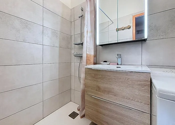 Closia - Maison De A 50metres De La - Climatisation Et Wifi Holiday home *